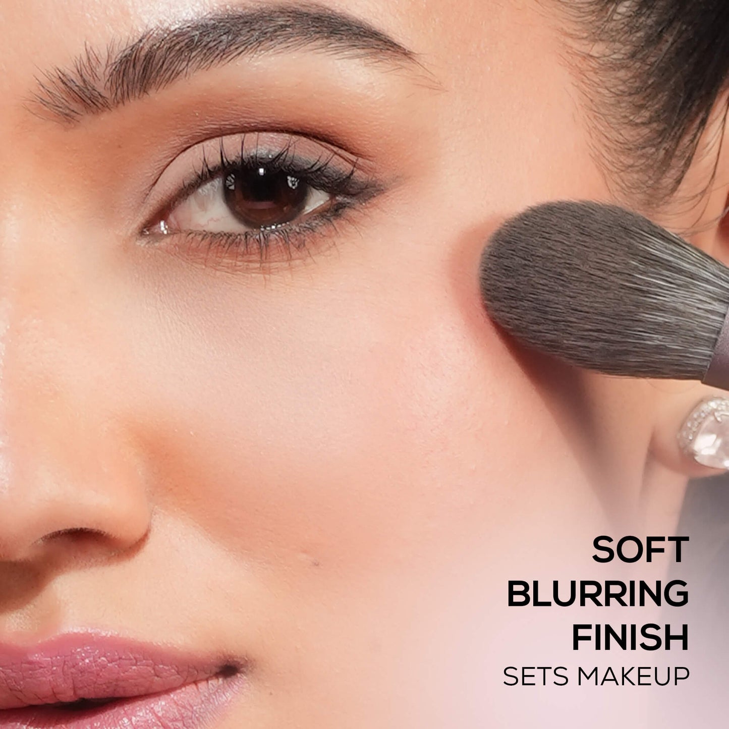 RENEE Bollywood Filter Pore Blurring Loose Powder For Face With Matte Finish