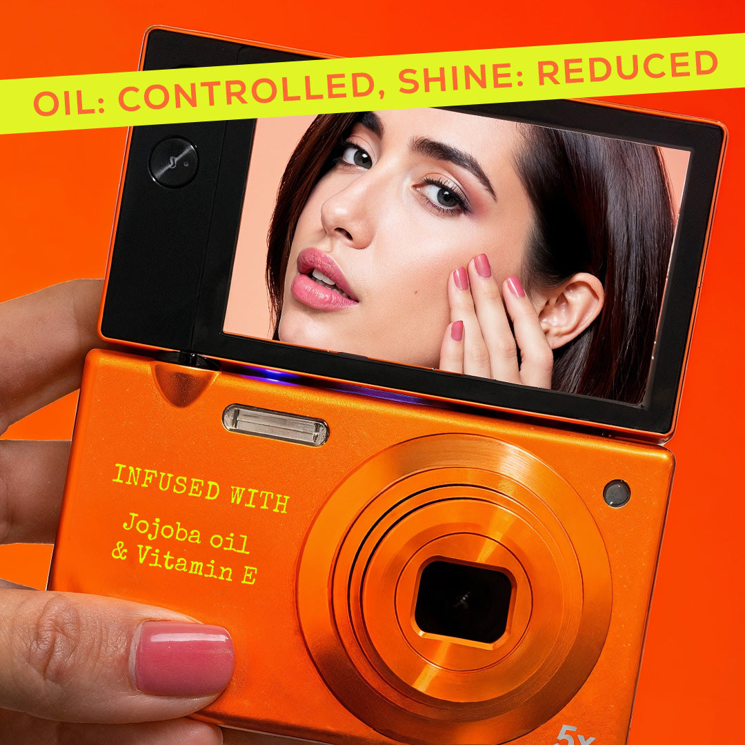 RENEE Delulu Blurring Gel Compact With Matte Finish, Controls Excess Oil & Reduces Shine